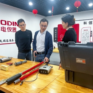 上海腐蝕科學技術學會秘書長季冬強來公司參觀調(diào)研